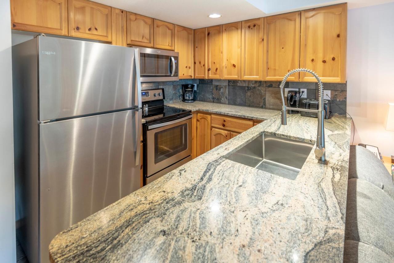 Valhalla Vacations At Whistler Exteriör bild