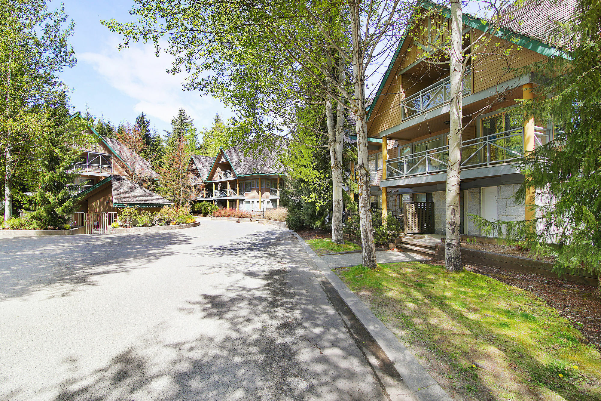 Valhalla Vacations At Whistler Exteriör bild