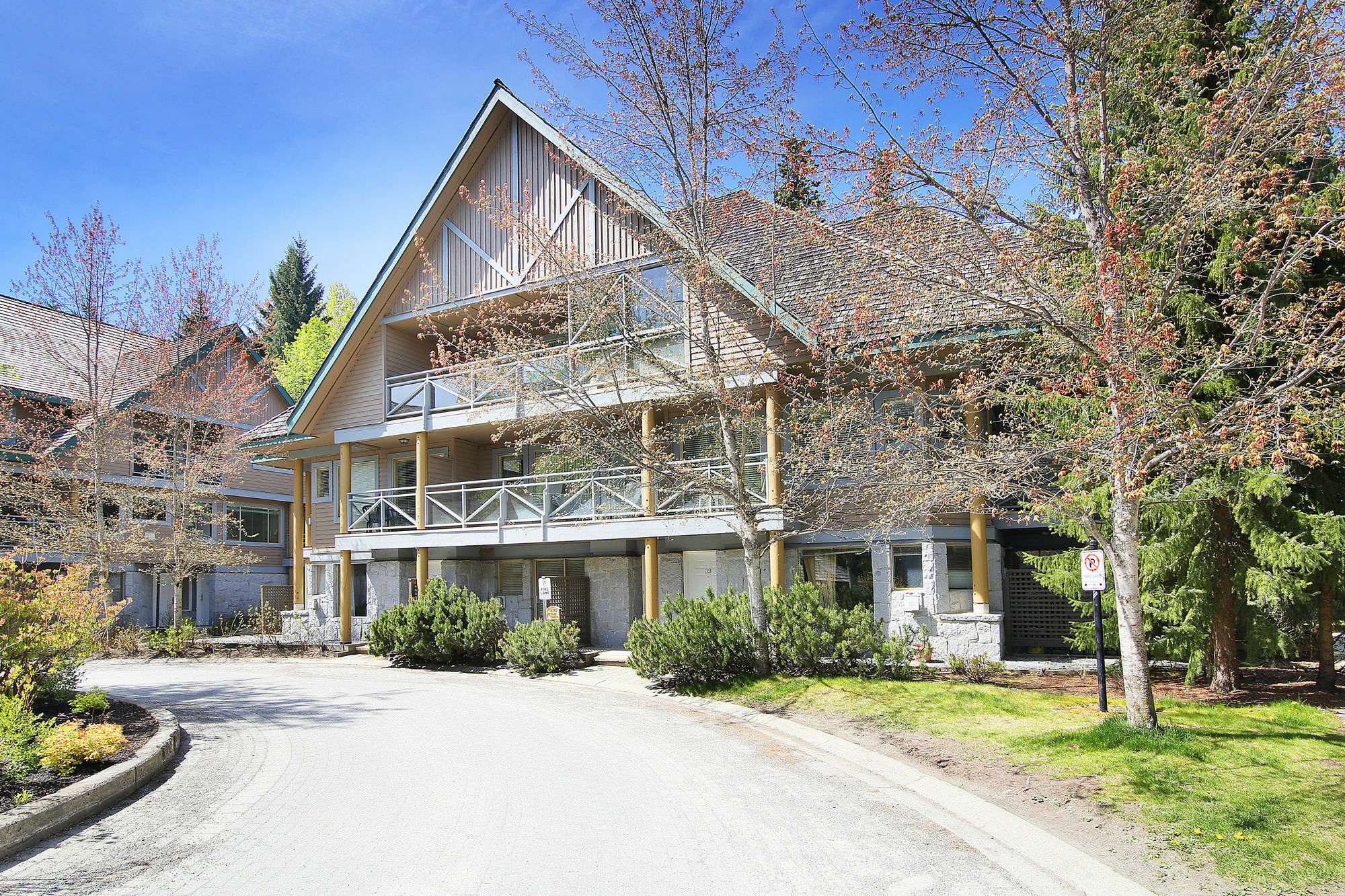 Valhalla Vacations At Whistler Exteriör bild